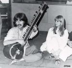 LE SITAR, un cousin de la guitare b58668a17c55a879ac7ac70276c999aa.jpg