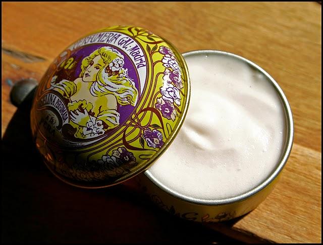Soin contour des yeux tenseur et anti-âge, à l'Orchidée royale bio Soin contour des yeux tenseur et anti-âge, à l'Orchidée royale bio