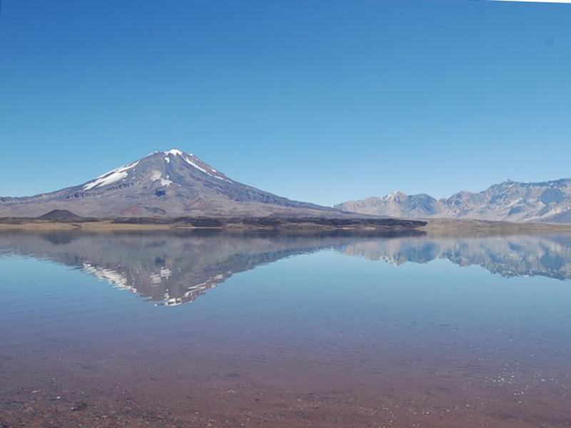 Laguna Del Diamante Volcan Maipo - Mendoza Laguna Del Diamante Volcan Maipo - Mendoza