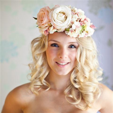 Magnifiques accessoires nuptiales et florales pour cheveux! lovehair-floral-headbands-012-small.jpg