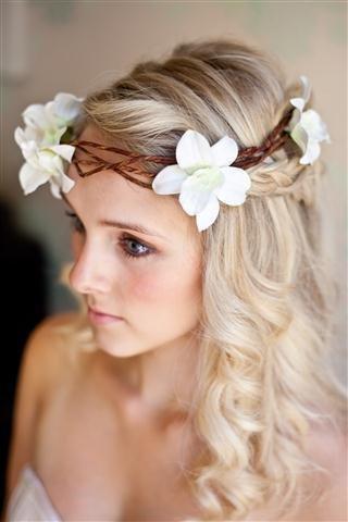 Magnifiques accessoires nuptiales et florales pour cheveux! lovehair-floral-headbands-039-small.jpg