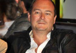 Cauet arrive sur la chaîne préhistorique NRJ 12 le samedi à 18h Cauet arrive sur la chaîne préhistorique NRJ 12 le samedi à 18h