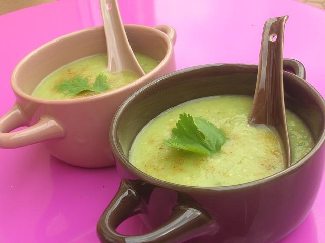 Soupe froide courgette avocat