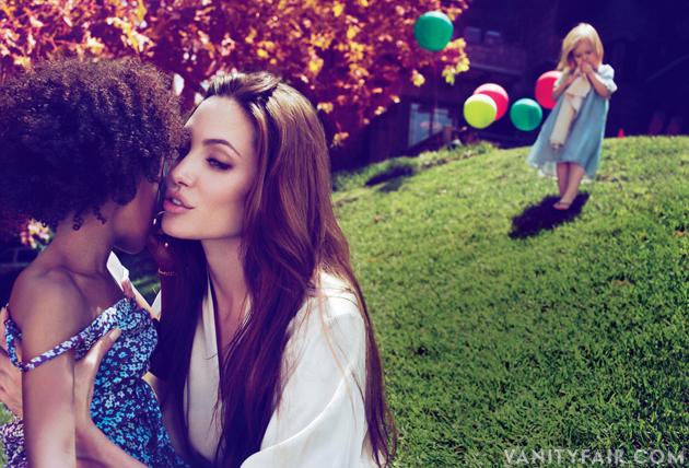 Angelina Jolie fait la couverture du magazine Vanity Fair et dément les rumeurs de mariage avec Brad Pitt