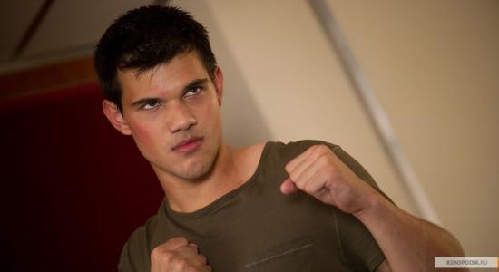 Images de Taylor Lautner dans le film Identité secrète