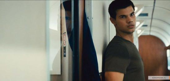 Images de Taylor Lautner dans le film Identité secrète