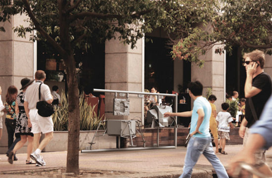 AGDMAG_HO-CHI-MINH-AMBIENT-MARKETING-VIET-NAM-OGILVY-MATHER-CREATIVITY-TAMIYA-3-600X393 Maquettes géantes