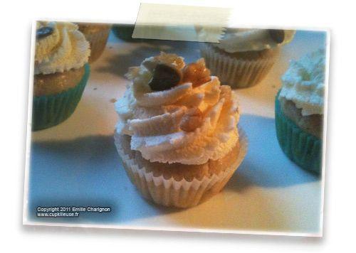 Cupcakes aux petites graines, noix et thym frais, topping chèvre frais d'Ardèche (cupcakes salés) 2011