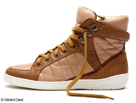 418235 CHAUSSURE A SON PIED