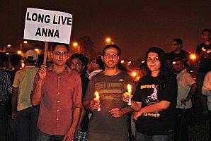 Protest_against_imprisonment_of_Anna_Hazare.jpg