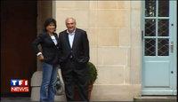 DSK: les images de son arrivée chez lui, place des Vosges