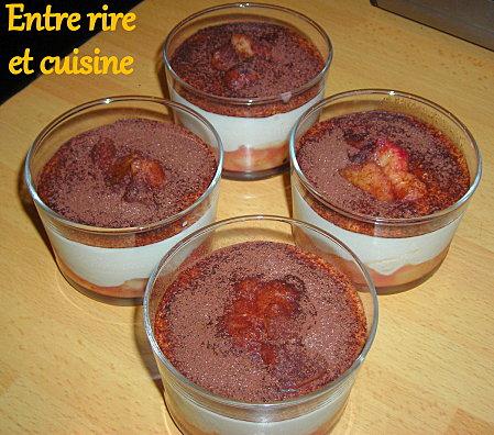 Compotée de pêches vanillées et sa crème onctueuse DSCN9834.JPG