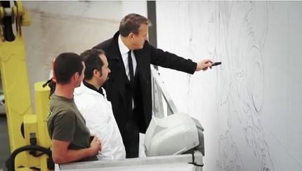 La Galaxy Tab 10.1 s’affiche sur la Conciergerie de Paris avec Jean-Charles de Castelbajac