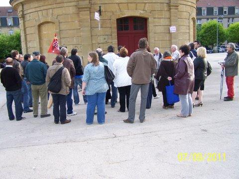 FdeG L L V Rassemblement 07.09.11 016 Mercredi 7 Septembre 2011, Le Comité Local du Front de Gauche du Bassin de Longwy-Longuyon-Villerupt rebaptise la « Place DARCHE » de Longwy-Haut en « Place des Indignés et Place au Peuple »