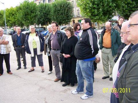 FdeG L L V Rassemblement 07.09.11 010 Mercredi 7 Septembre 2011, Le Comité Local du Front de Gauche du Bassin de Longwy-Longuyon-Villerupt rebaptise la « Place DARCHE » de Longwy-Haut en « Place des Indignés et Place au Peuple »