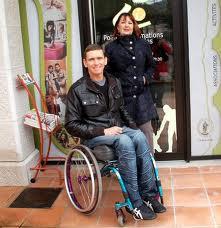 fauteuil Aidez les handicapés