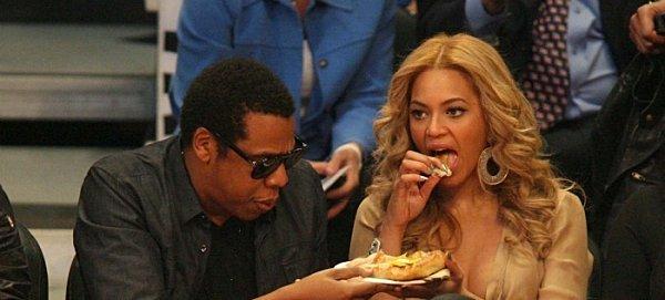 beyonce-and-jay-z-eating-copie-1.jpg