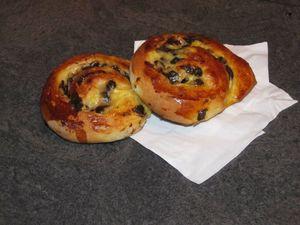 Escargots briochés à la crème pâtissière et pépites de chocolat IMG_2533