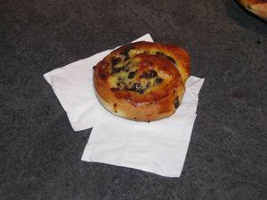 Escargots briochés à la crème pâtissière et pépites de chocolat IMG_2530