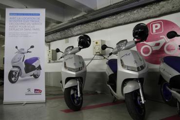 Des scooters électriques pour les voyageurs TGV
