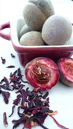 Pêches de vigne pochées au bissap Peches-de-vigne-pochees-au-bissap-002.JPG