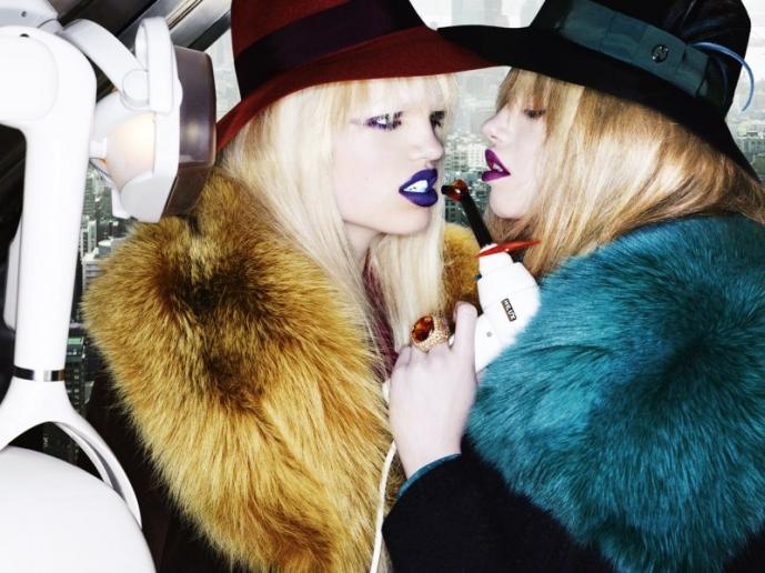 Daphne Groeneveld Hailey Clauson par Mario Testino pour Allure Magazine 2