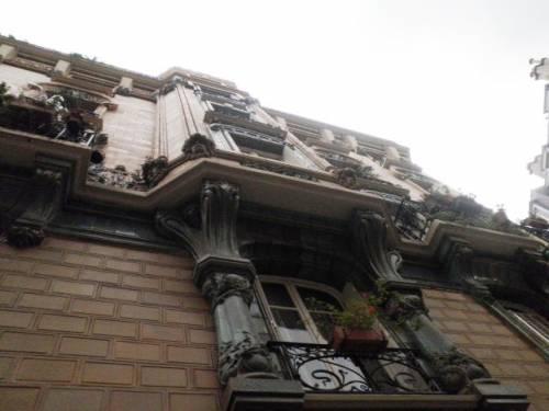 Chardons d'immeuble : l'Art Nouveau selon Charles Klein immeuble, chardons, art nouveau, Charles Klein, architecte, Emile Muller, céramique, rue Eugène Manuel, 75116