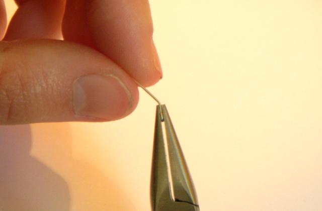 Boucles d’oreilles en plastique fou – Tutoriel