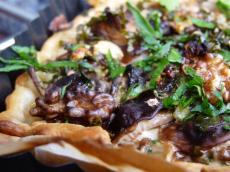 P1020419 (Medium) TARTE FINE AUX SHITAKES & AUX NOIX