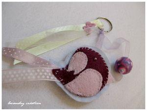 Des oiseaux tous tendres, pour nous réchauffer de ce lundi morose porte clefs piou piou mauve et rose
