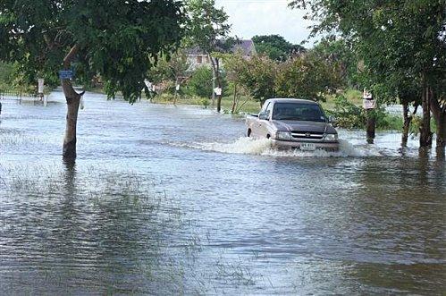 18 septembre 2011: Udonthani, innondations à Nong Sam Rong. DSCF0092 (Small)