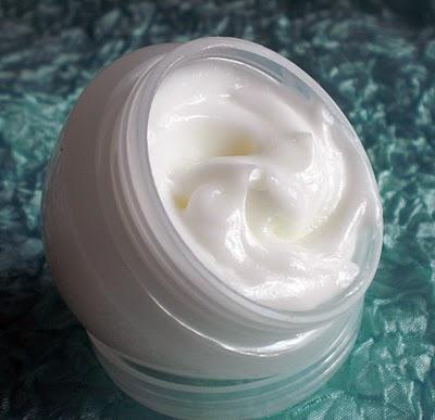 Crème pour les mains à l'amande Crème pour les mains à l'amande