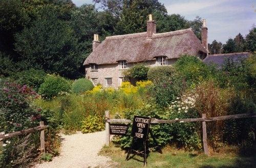 Thomas-Hardy-cottage--Dorset-by-Carol-Munro-qpps_534601419102616.LG.jpg
