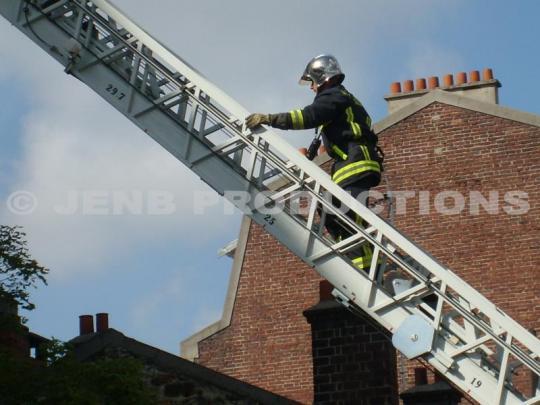 Incendie rue Carnot à Noisy-le-Sec 23 septembre 2011|© E. Nicolau / JENB Productions Sur place : Important incendie d'appartement à Noisy-le-Sec