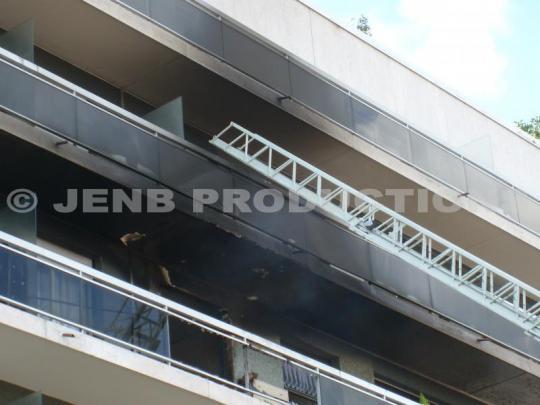 Incendie rue Carnot à Noisy-le-Sec 23 septembre 2011|© E. Nicolau / JENB Productions Sur place : Important incendie d'appartement à Noisy-le-Sec