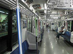 lightsaber_hand_rails_tokyo_train_2.jpg