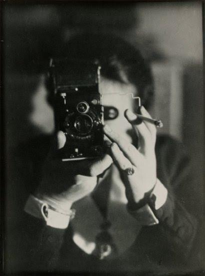 Germaine-Krull-auto-portrait La photographe « Nouvelle femme »