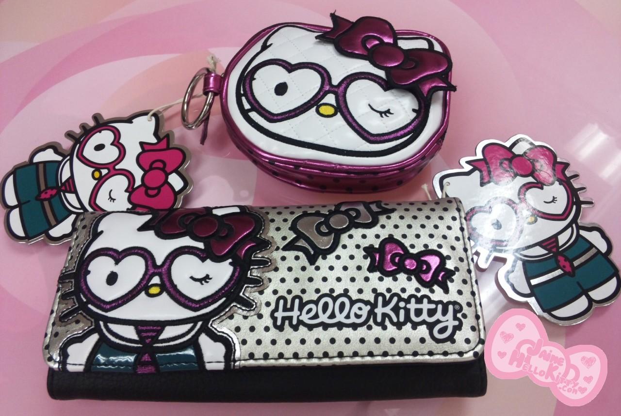 Coup de coeur : une nouvelle collection Hello Kitty Loungefly... http://www.jaimehellokitty.com/images/articles0010/LOUNGEFLYhellokittykawaii.jpg