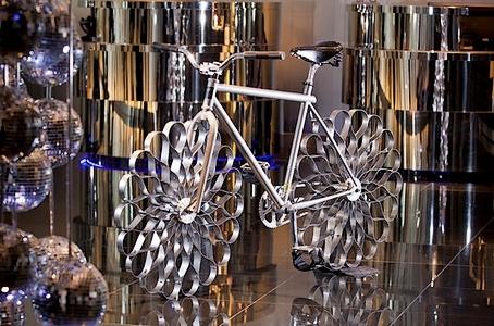 Réinvention de la roue de vélo par Ron Arad
