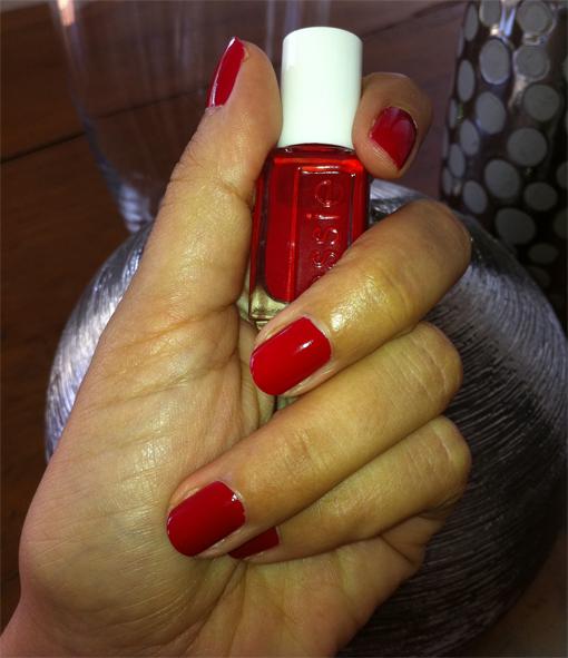 First Dance Essie - PouletteBlog My first Essie is RED