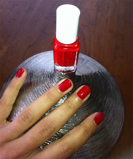 First Dance Essie - PouletteBlog My first Essie is RED