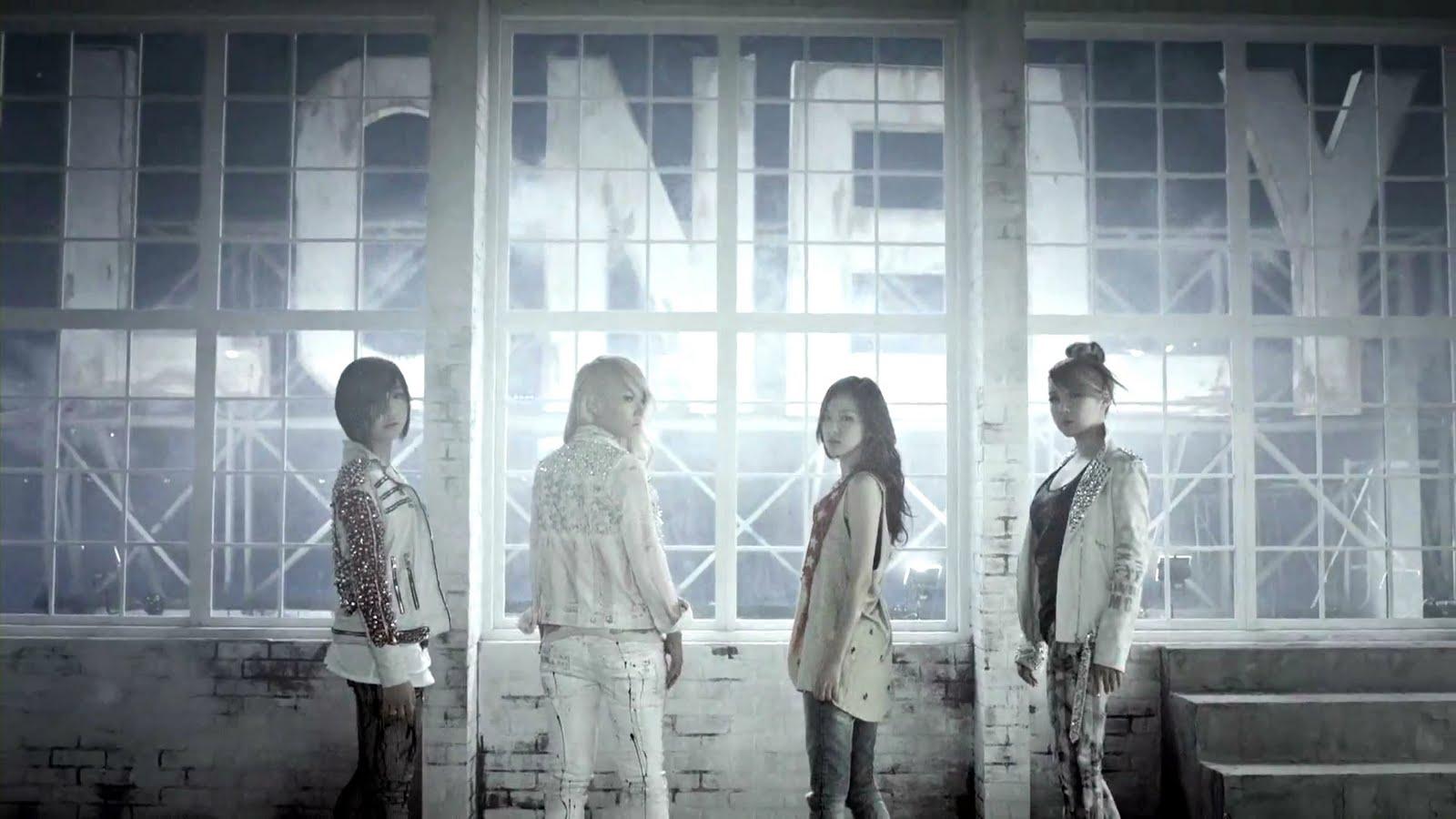 2NE1.Lonely.mv_mhetmt NOUVEAU CLIP : 2NE1 – LONELY / NOUVELLES PRESTATIONS : B.E.G – SIXTH SENSE