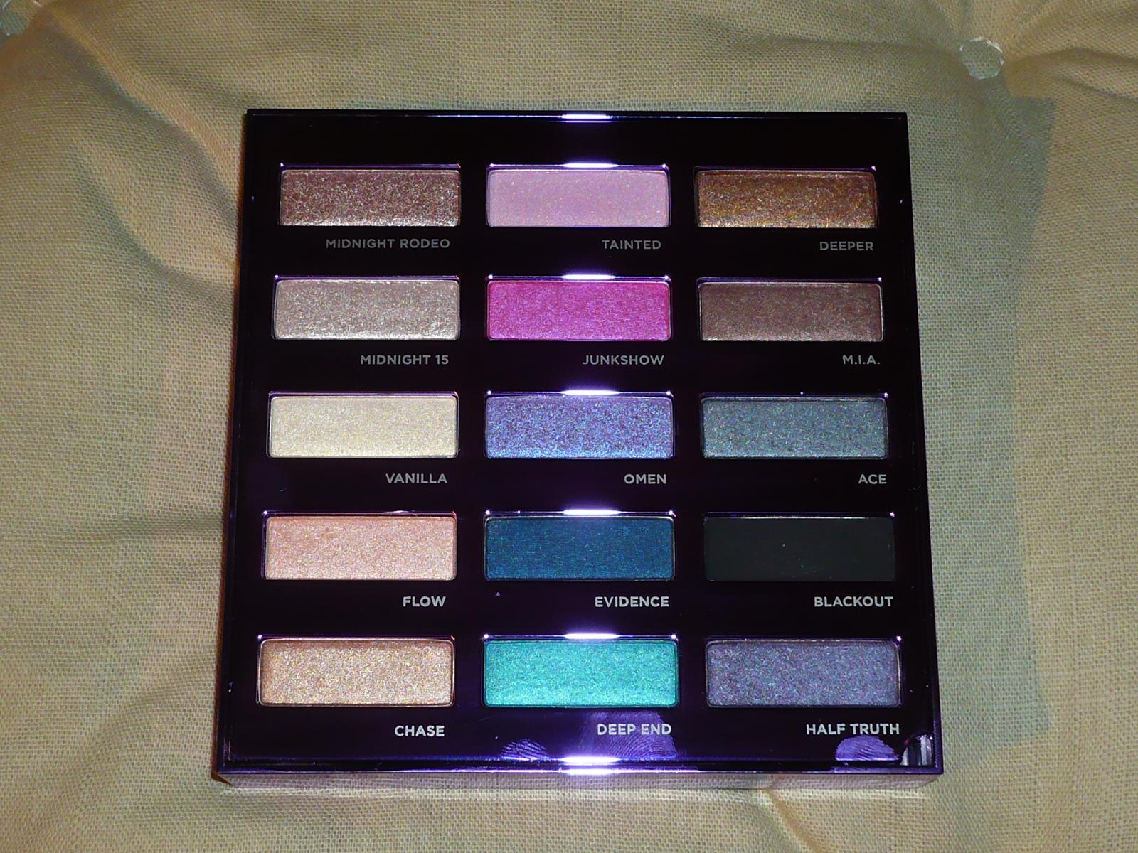 [Swatches] Urban Decay 15 year anniversary eyeshadow collection