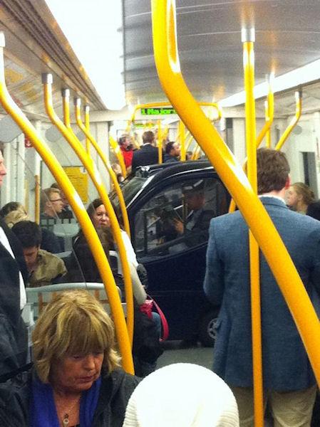 photo humour insolite voiture wagon métro