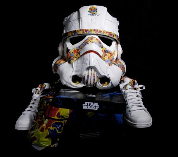 photo humour insolite casque stormtrooper chaussure
