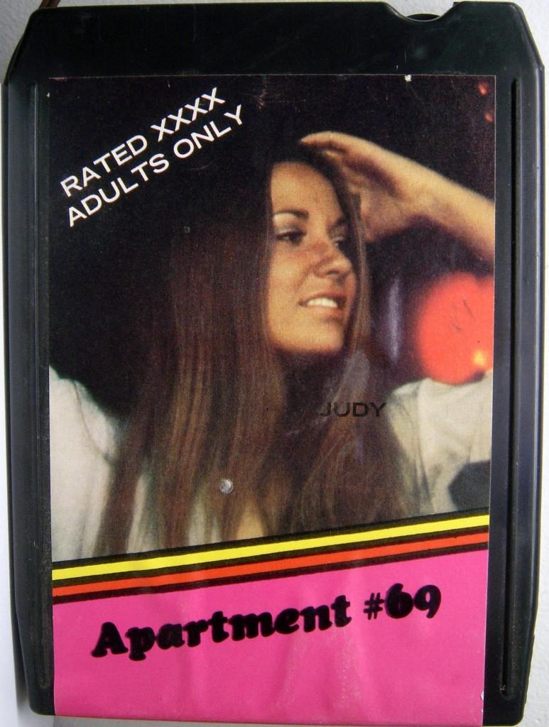 Oh! Les jolies cassettes porno vintage!