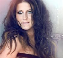 Marie-Élaine Thibert Je suis Marie-Élaine Thibert Je suis