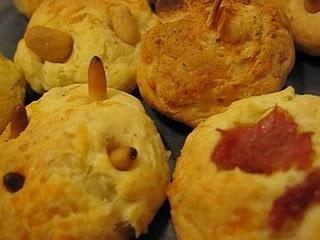 Apéritif:  Biscuits Apéritifs au Camembert: Vive la Normandie!