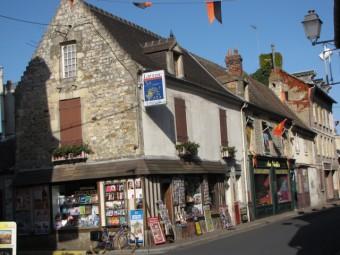 Passé l’estuaire 110928 Passé estuaire (maison presse).jpg