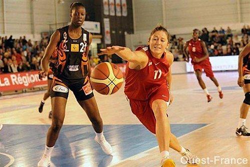 LFB: La Journée 2 du 01/10/2011 Giedre-PAUGAITE--Mondeville-.jpg